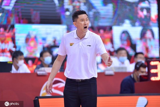jiuyou-窗口期体能课后，金州勇士手感冰凉备战CBA季后赛，更衣室稳定，细节决定成败-jiuyou