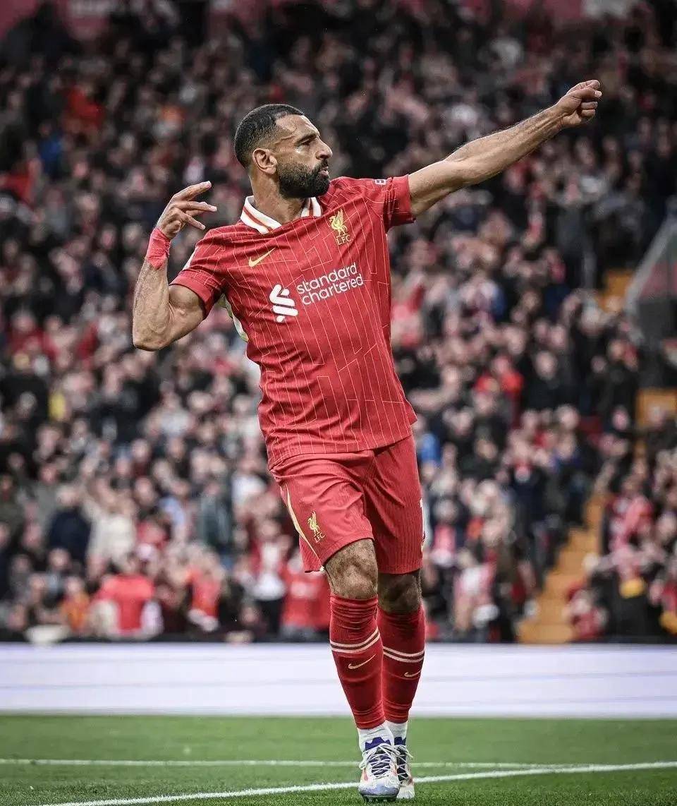 英超倒计时；AC米兰转会期战术微调；细节引发关注；话题不断；训练强度明显提升的简单介绍