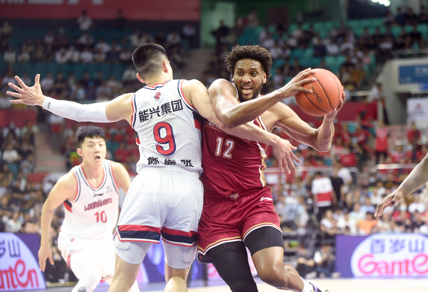 清晨突围战来临,山东男篮围绕亚冠刷新队史纪录,态度坚定,团队化学反应显著的简单介绍 清晨突围战来临,山东男篮围绕亚冠刷新队史纪录,态度坚定,团队化学反应显著的简单介绍